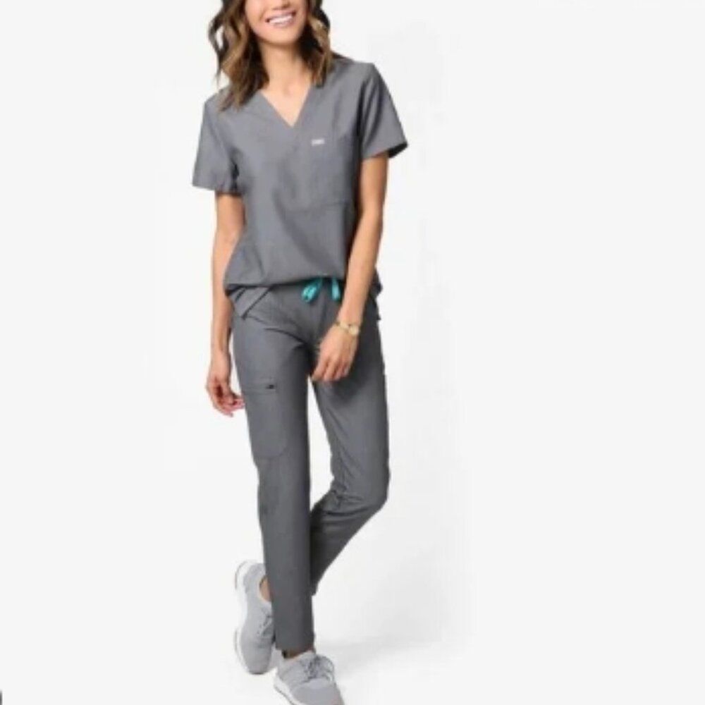 Like New! FIGS Yola Scrub Pants in Graphite in M